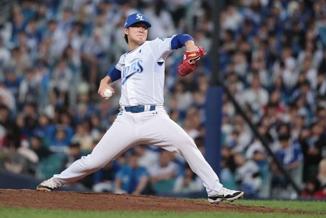 이호성이 준플레이오프 4차전에서 공을 뿌리고 있다. 사진=삼성 제공