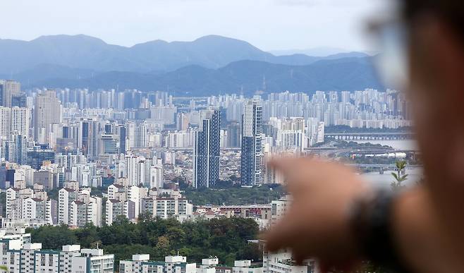 14일 서울 중구 남산에서 서울 시내 아파트 모습이 보이고 있다. 뉴시스