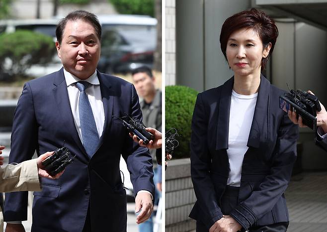 최태원 SK 회장과 노소영 아트센터 나비 관장이 지난해 4월16일 서울 서초구 서울고등법원에서 열린 이혼 소송 항소심 공판에 출석한 모습 ⓒ연합뉴스