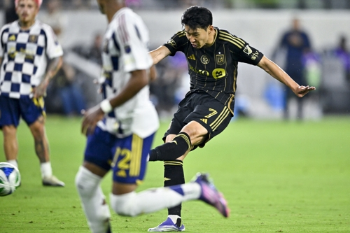 슈팅하는 손흥민. 게티이미지코리아