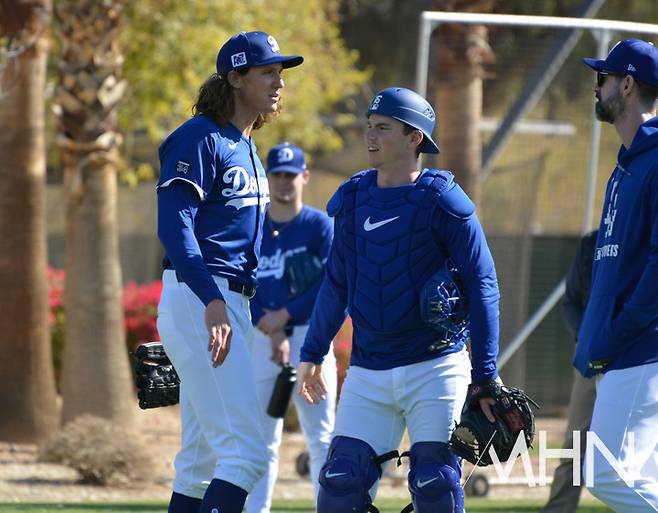 (타일러 글라스노우(왼쪽))