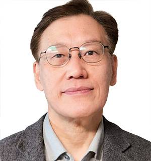 최인한 시사일본연구소 소장 - 일본 전문 저널리스트, 현 숙명여대 미래교육원 강사, 전 일본 유통과학대 객원교수, ‘일본에 대한 새로운 생각’ 저자