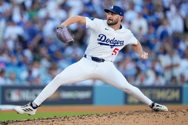 알렉스 베시아는 불펜의 첫 주자로 나와 무실점 기록했다. 사진= AP= 연합뉴스 제공