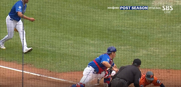 홈에 먼저 들어온 김태연. ⓒTVING