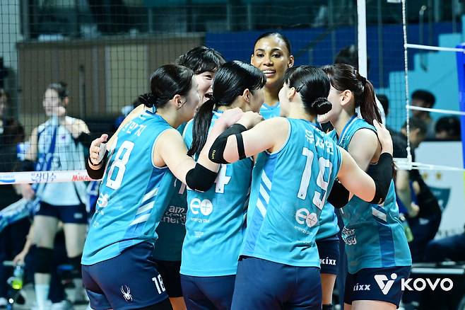 개막전에서 승리한 GS칼텍스. (KOVO 제공)