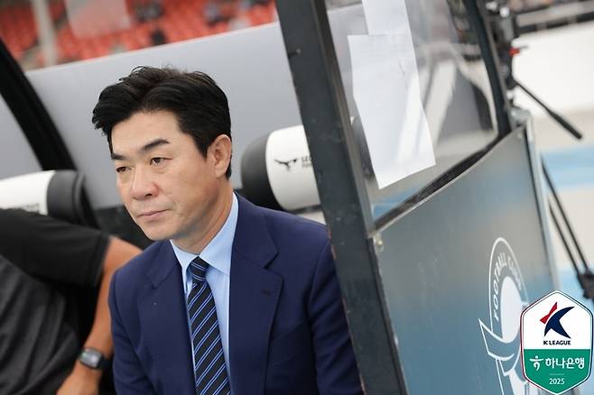 윤정환 감독. 사진 | 한국프로축구연맹