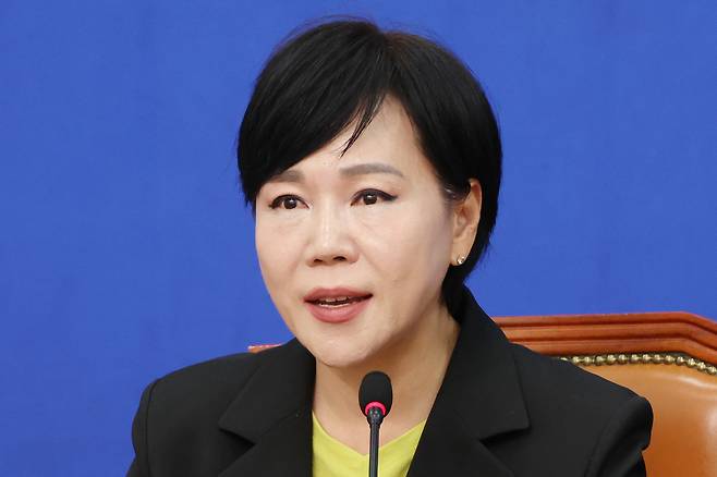 전현희 더불어민주당 수석최고위원이 19일 국회에서 연 현안 관련 기자간담회에서 발언하고 있다. 연합뉴스