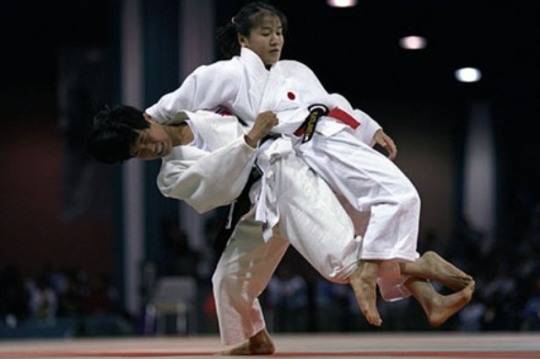 1996년 애틀랜타 올림픽에서 다무라 료코를 들어 메치는 계순희