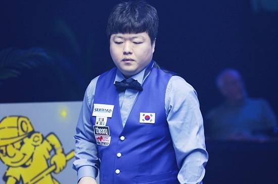 조명우가 18일 밤 벨기에 앤트워프에서 열린 ‘제77회 세계3쿠션선수권’ 준결승에서 멕스에게 47:50으로 패배, 결승 진출에 실패했다. 이로써 대회 2연패 도전도 무산됐다. (사진=SOOP)