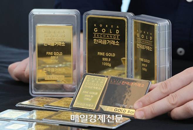 3월 14일 서울 종로구 금 거래소에 전시된 골드바. <이충우 기자>