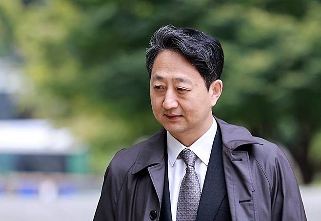 안덕근 전 산업통상자원부 장관이 20일 서초구 서울중앙지방법원에서 열린 한덕수 전 국무총리의 내란 우두머리 방조 및 위증 등 혐의 사건 재판에 증인으로 출석하고 있다. ⓒ연합뉴스