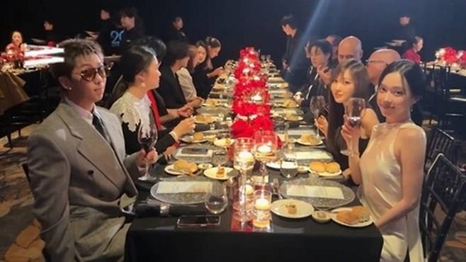 ‘유방암 인식 향상 캠페인’ 현장. 사진| 더블유 코리아 SNS