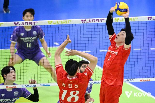 한국전력 김주영(오른쪽)./KOVO