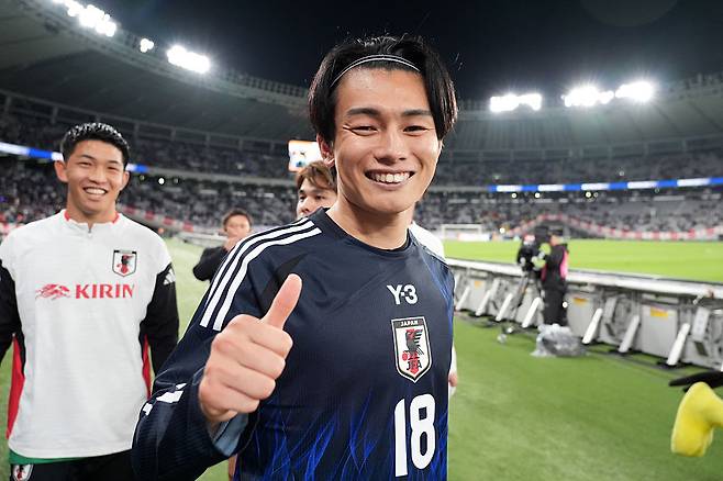 지난 14일 브라질전에서 역전골을 넣고 승리한 뒤 엄지를 들어보인 우에다. Getty Images코리아