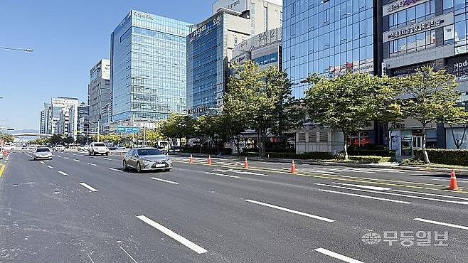 지난 20일 오전 찾은 광주 서구 치평동 도시철도 2호선 1단계 1공구 공사현장. 도로 포장 작업이 거의 마무리 돼있다.