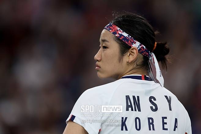 ▲ 셔틀콕 여제의 이름값은 괜히 붙은 게 아니다. 안세영이 기적의 역전극을 펼치며 또다시 세계를 놀라게 했다. 이번 우승으로 시즌 8번째 금메달을 수확한 안세영은 덴마크오픈 첫 제패라는 새로운 이정표를 세웠다. 한국 여자단식이 이 대회에서 정상에 오른 것은 1987년 이영숙 이후 무려 38년 만이다.