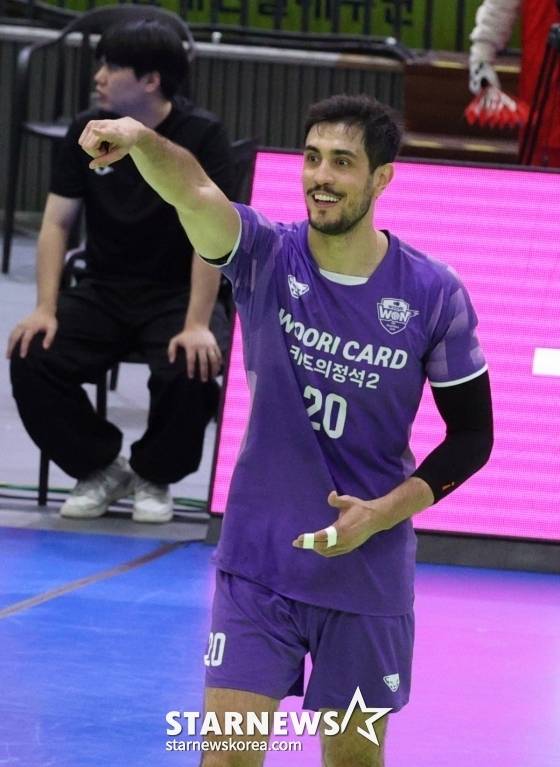 우리카드 아포짓 스파이커 아라우조. /사진=김진경 대기자