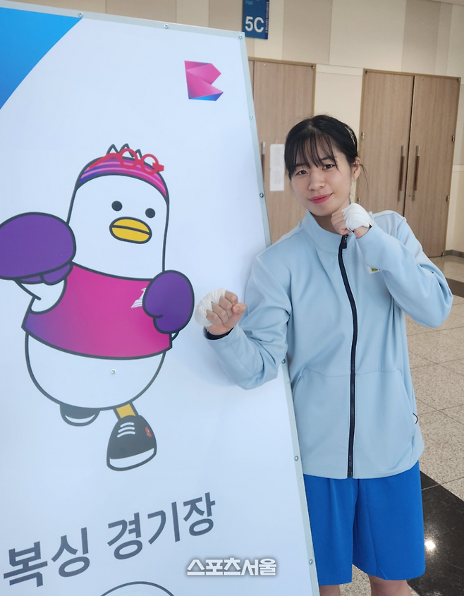 임애지가 지난 20일 제106회 전국체육대회 복싱 여자 일반부 경기가 열린 부산 벡스코 제2전시장에서 스포츠서울과 인터뷰한 뒤 포즈하고 있다. 사진 | 부산=김용일 기자
