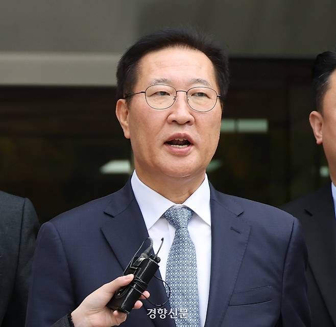 12·3 불법계엄 선포에 가담한 혐의를 받는 박성재 전 법무부 장관이 지난 14일 구속 전 피의자 심문(영장실질심사)을 마친 뒤 서울 서초구 서울중앙지법을 나서고 있다. 성동훈 기자