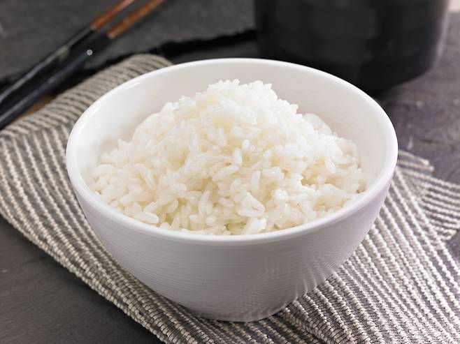 흰쌀밥은 소화가 쉽고 에너지원으로 빠르게 활용되므로, 환자는 적은 양을 여러 번 나누어 섭취하는 것이 좋다. 사진= 게티이미지뱅크