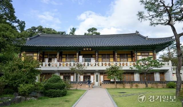 세주묘엄박물관은 대한불교 조계종 수원 봉녕사 향하당 건물에 위치해 있다. 향하당 전경. 윤원규기자