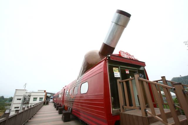 김해 ‘낙동강레일파크’ 내 열차카페.