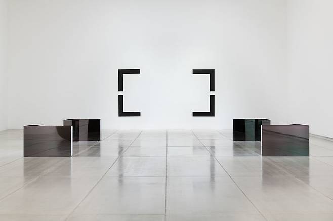 빈 공간 Emptiness 2004, Stainless Steel Mirror Black, 38.5 x 60 x 60cm (4pcs) *재판매 및 DB 금지