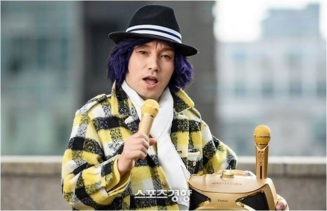 수술과 생활고 근황이 알려진 가수 이박사. 경향신문 자료사진