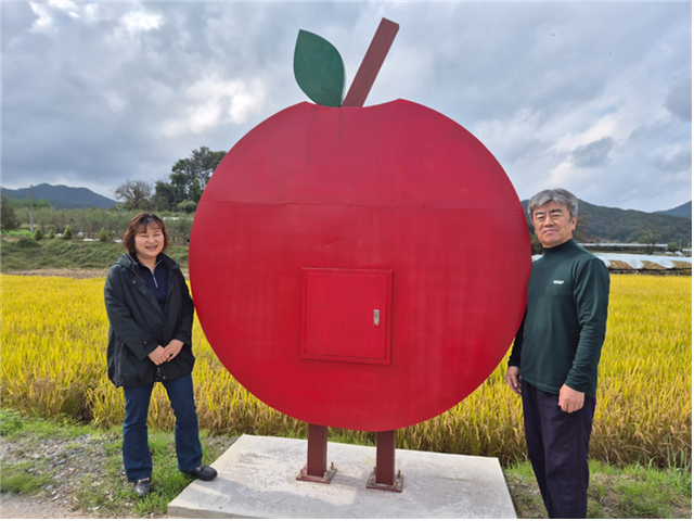 주민 간 아날로그 감성 기반의 소통을 복원하기 위해 설치된 상징물. 실제로 주민들은 이 우체통을 통해 서로 손편지를 주고받으며 정기적으로 교류할 예정이다.
