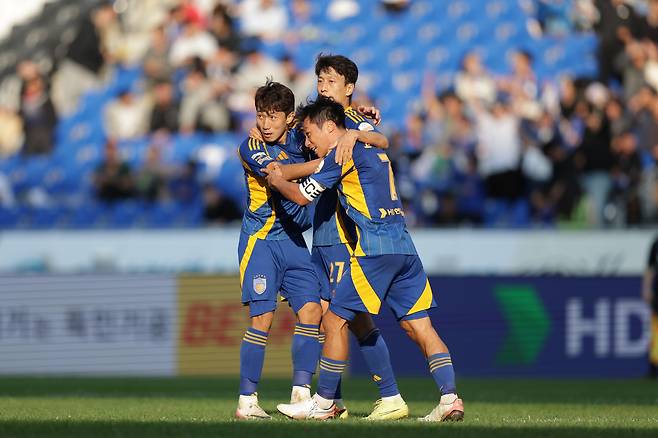울산문수축구경기장/ K리그1/ 울산HDFC vs 대구FC/ 울산 이청용 득점/ 골 세레머니/ 사진 김정수