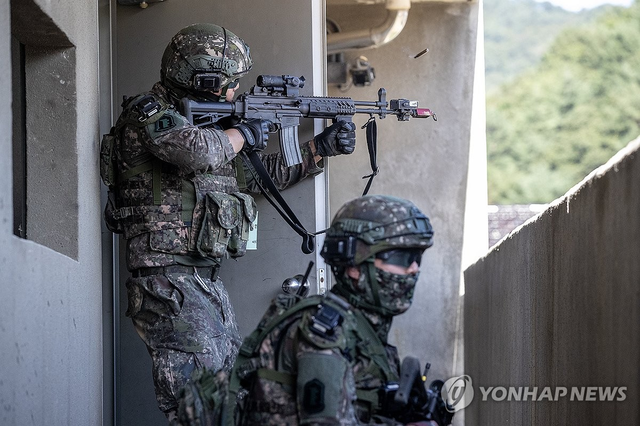 훈련중인 육군 장병 자료사진. 연합뉴스