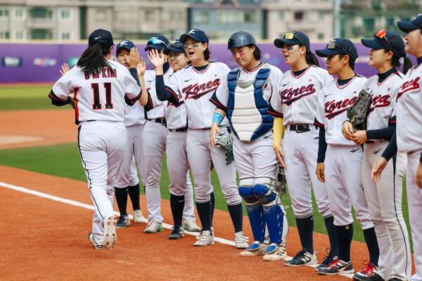 한국 여자야구 대표팀이 27일 열린 인도네시아전에서 5회 콜드게임 승을 거뒀다. (사진=BFA)