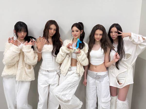 ⓒ더블랙레이블