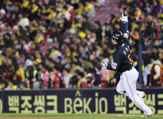 27일 서울 잠실야구장에서 열린 2025 프로야구 한국시리즈 한화 이글스 대 LG 트윈스 2차전 모습. 연합뉴스