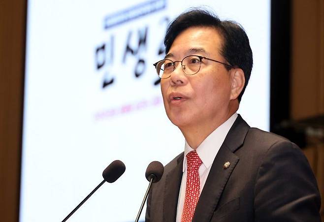 송언석 국민의힘 원내대표가 26일 오후 서울 여의도 국회에서 열린 의원총회에서 발언을 하고 있다. ⓒ 뉴시스