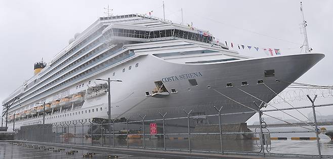 강원 속초시 속초항에 11만 4000t급 크루즈 코스타세레나호가 정박해 있다.2024.9.12(사진=저작권자(c) 연합뉴스, 무단 전재-재배포 금지