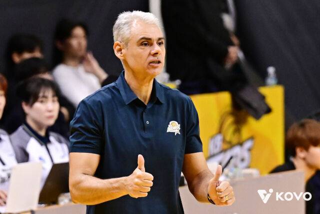 KB손해보험 레오나르도 카르발류 감독/KOVO