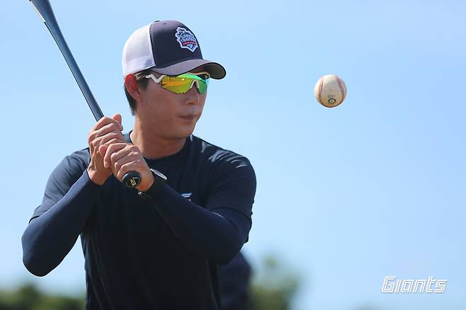 KIA 합류 예정인 고영민 롯데 코치. 롯데 자이언츠 제공