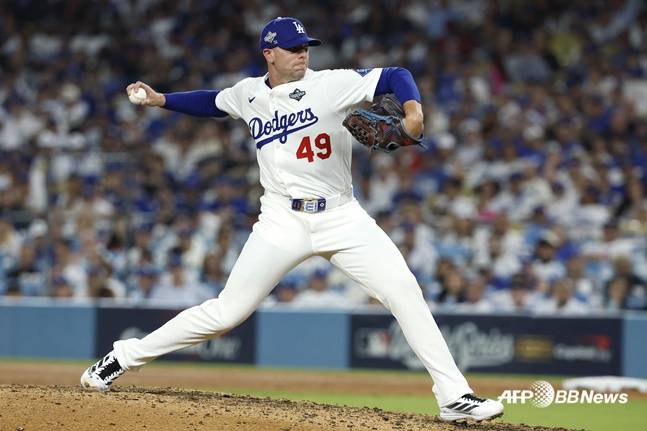 블레이크 트레이넨이 29일(한국시간) 열린 2025 MLB 월드시리즈 4차전에서 7회초 투구하고 있다. /AFPBBNews=뉴스1