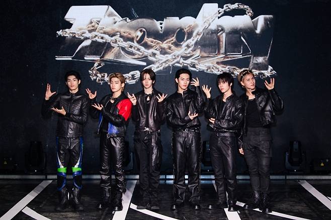 6개월 만에 돌아온 82메이저의 미니 4집 '트로피'는 30일 저녁 6시 각종 음악 사이트에서 발매됐다. 그레이트엠엔터테인먼트 제공