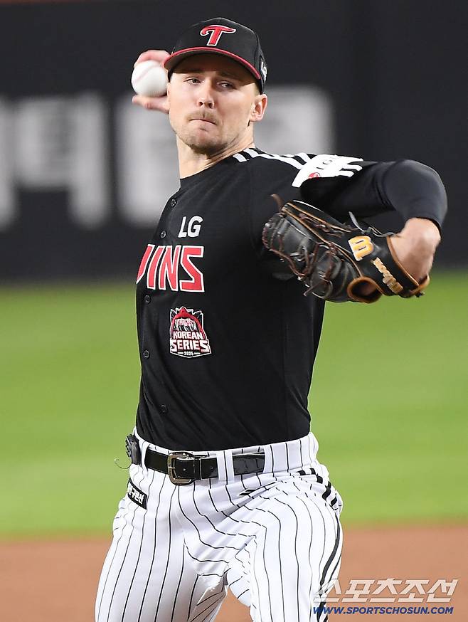 31일 대전 한화생명볼파크에서 열린 LG와 한화의 한국시리즈 5차전. LG 선발 톨허스트가 투구하고 있다. 대전=정재근 기자 cjg@sportschosun.com/2025.10.31/