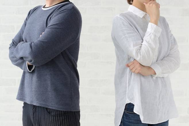 남편의 외도가 의심되는 가운데 아이 때문에 이혼이 망설여 진다는 여성의 사연이 화제다./사진=게티이미지뱅크