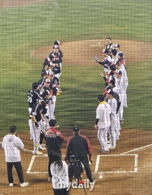 미니 청백전을 진행하는 LG 트윈스 선수들./잠실=심혜진 기자