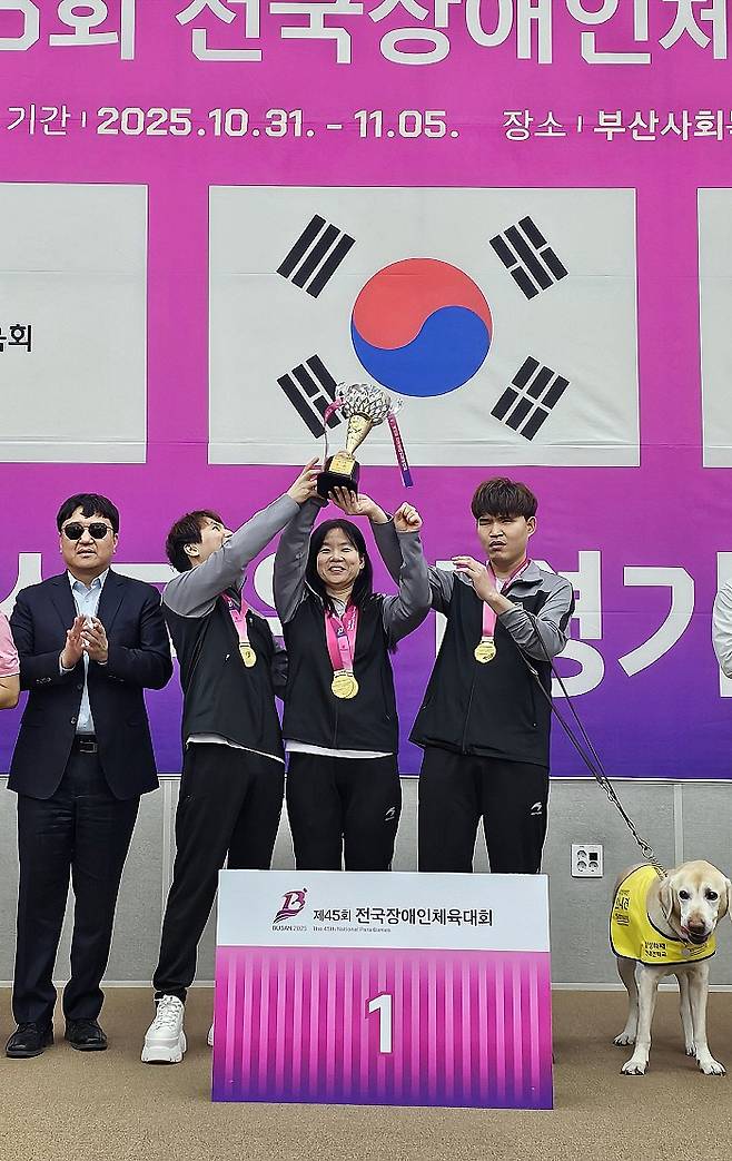 전국장애인체전 쇼다운에서 종합 1위를 차지한 전남선수들의 모습. 전남도장애인체육회 제공