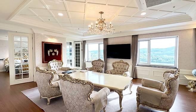 박정희 전 대통령이 사용한 경주 코모도 호텔의 스위트룸(사진제공-코모도호텔)