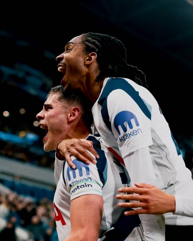 영국 매체 ‘TBR 풋볼’은 “반더벤과 스펜스는 프랑크를 외면한 채 곧바로 토트넘 홋스퍼 스타디움 터널로 향했다. 반더벤은 결과에 상당히 실망한 표정을 보였고 스펜스는 프랑크를 향해 제스처를 취하는 모습을 보였다”고 이야기했다. 사진=토트넘 홋스퍼 SNS