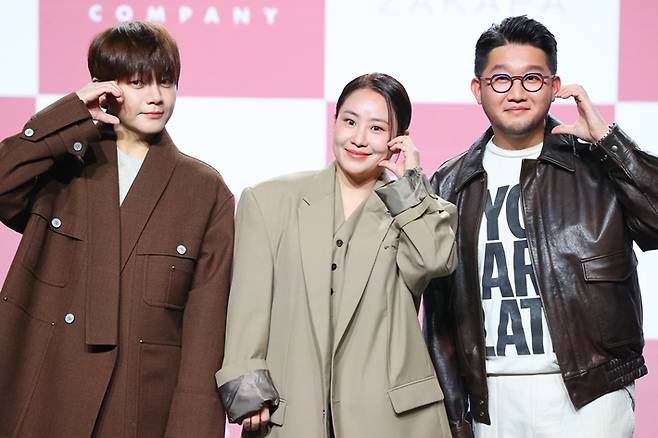 보컬 그룹 어반자카파가 3일 오후 서울 강남구 일지아트홀에서 새 미니앨범 '스테이' 음감회를 열었다. 연합뉴스