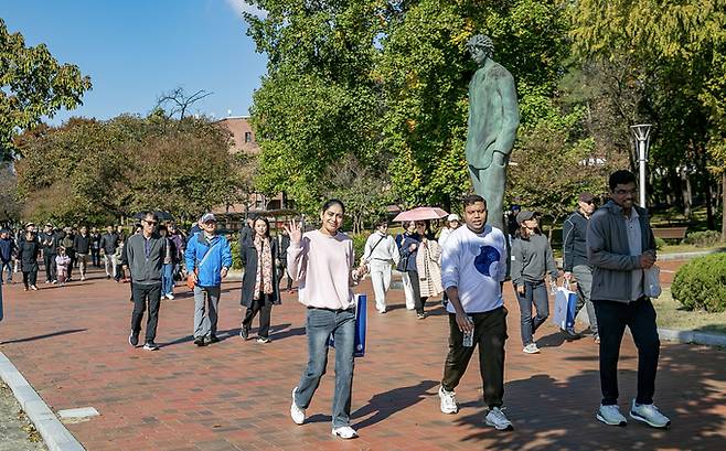 ▲ 영남대는 1일 캠퍼스 일원에서 '2025 영남대학교 캠퍼스 가을 트레킹'을 개최했다. 영남대.