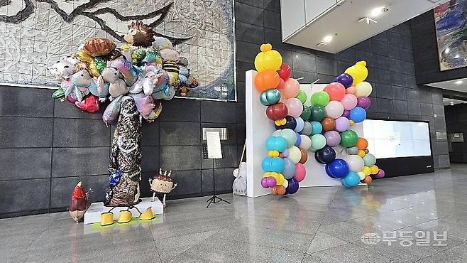 시립미술관에서 열리고 있는 2025 광주에이블아트위크 프리뷰전 모습. 사진은 고흥석 작가 작품.