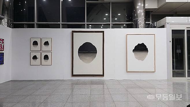 시립미술관에서 열리고 있는 2025 광주에이블아트위크 프리뷰전 모습. 사진은 박경묵 작가 작품.